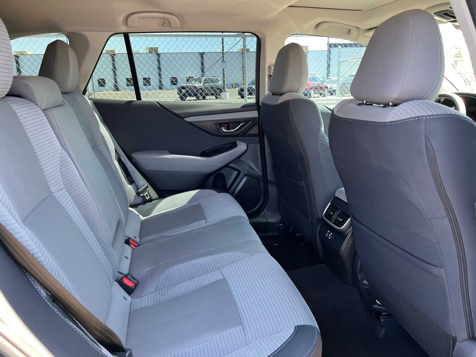 2023 Subaru Outback Premium 23