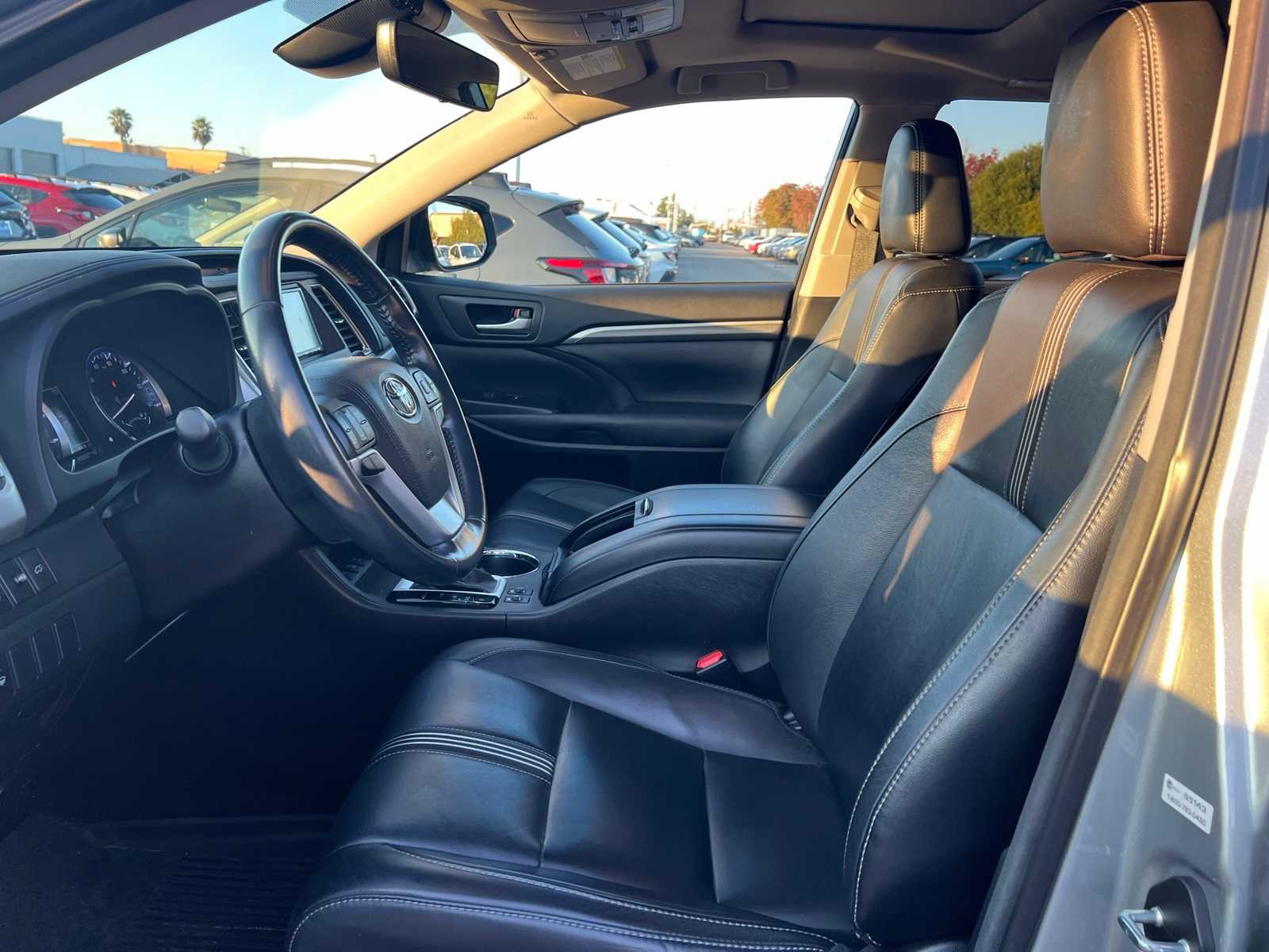 Thumbnail: 2017 Toyota Highlander - 14