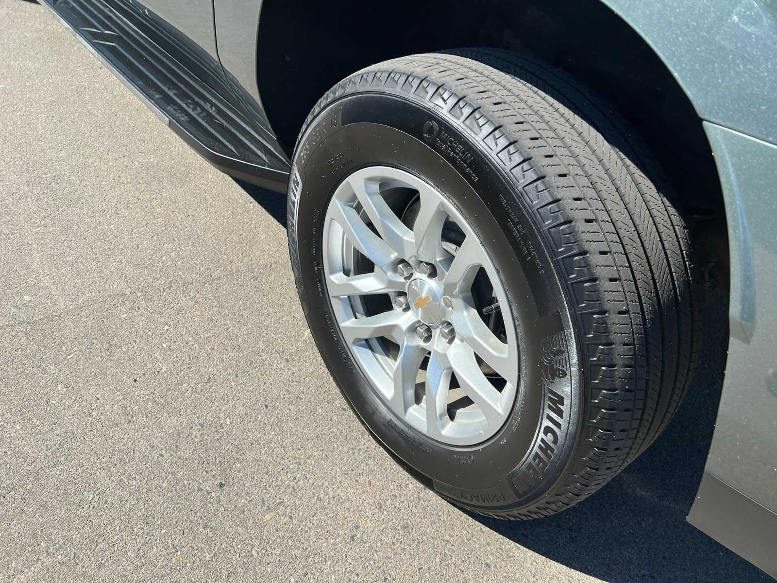 Thumbnail: 2024 Chevrolet Suburban - 16