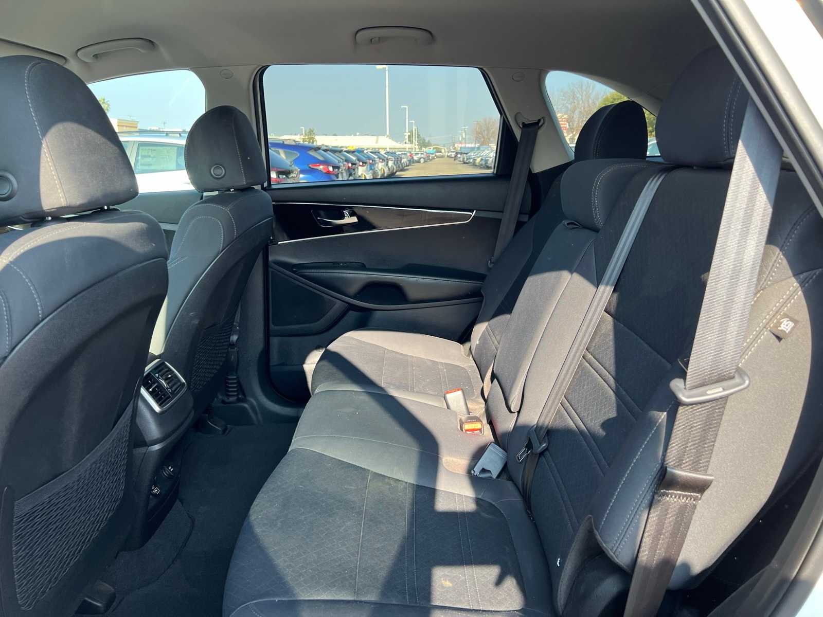 Thumbnail: 2019 Kia Sorento - 19