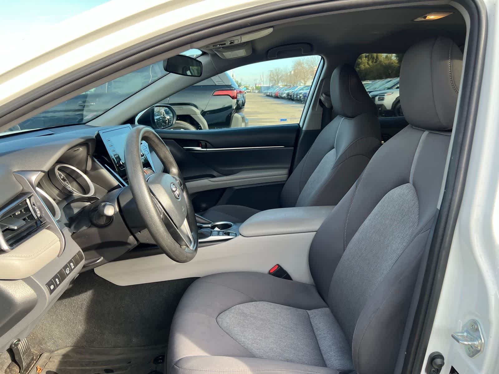 Thumbnail: 2022 Toyota Camry - 14