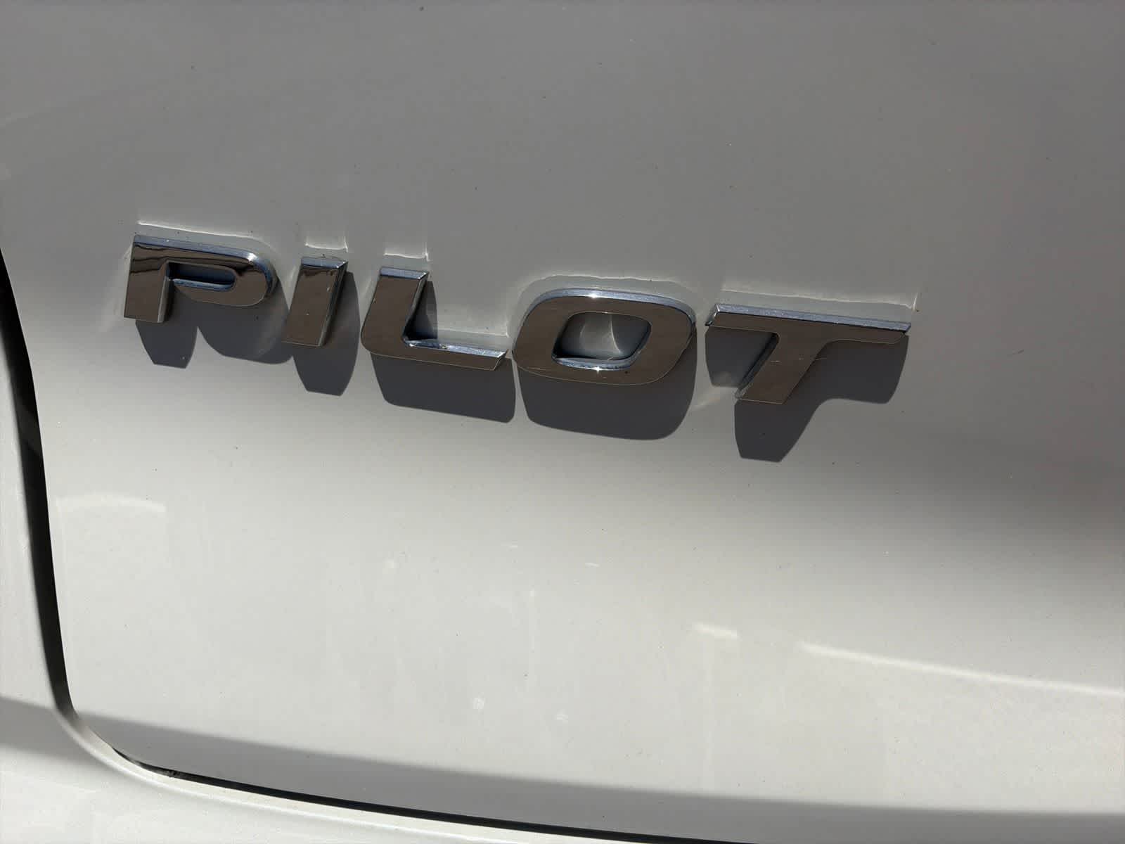 Thumbnail: 2018 Honda Pilot - 12