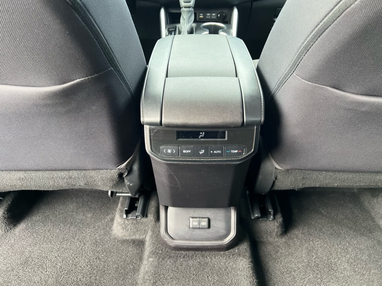 Thumbnail: 2023 Toyota Highlander - 31