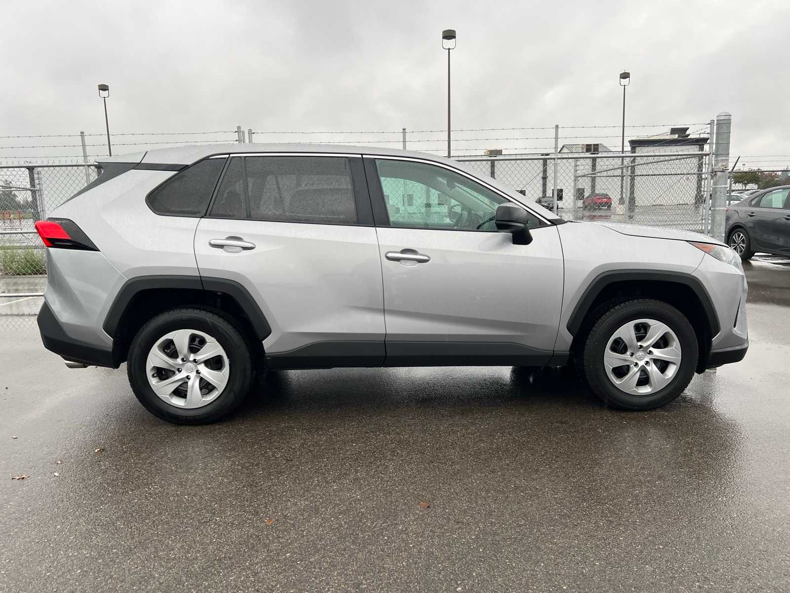 Thumbnail: 2022 Toyota RAV4 - 10