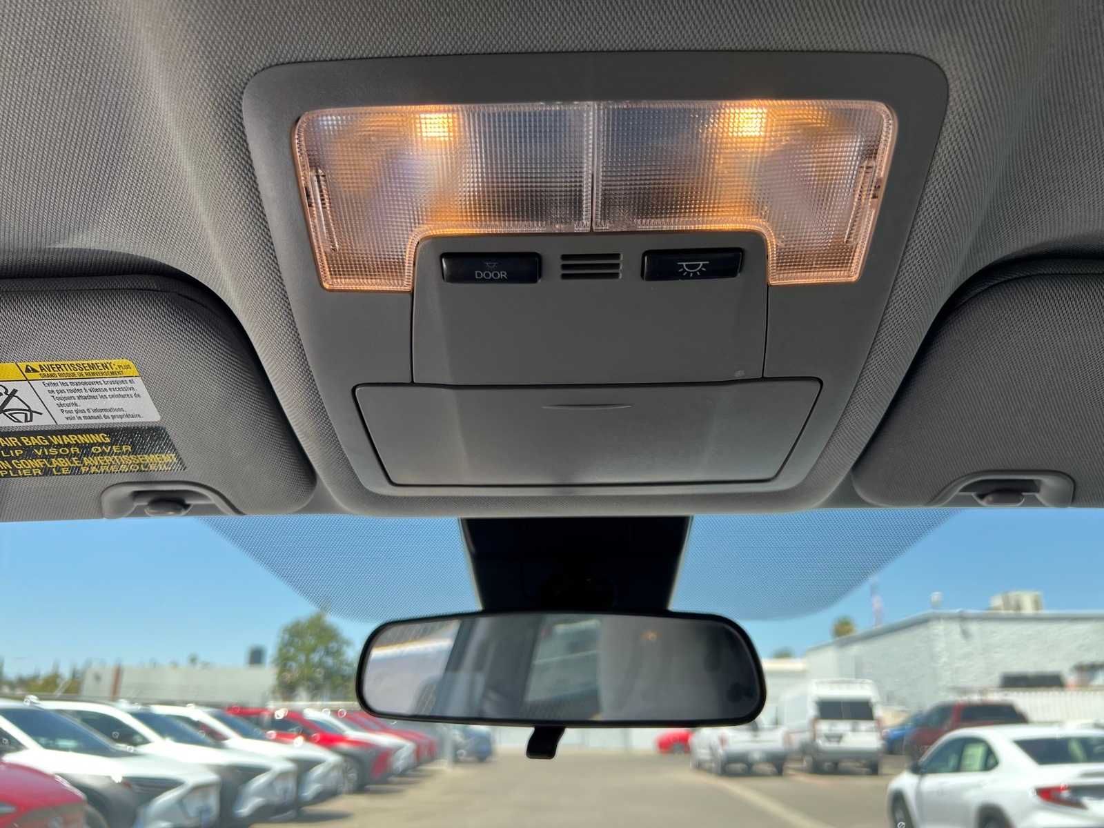 Thumbnail: 2019 Toyota Highlander - 32