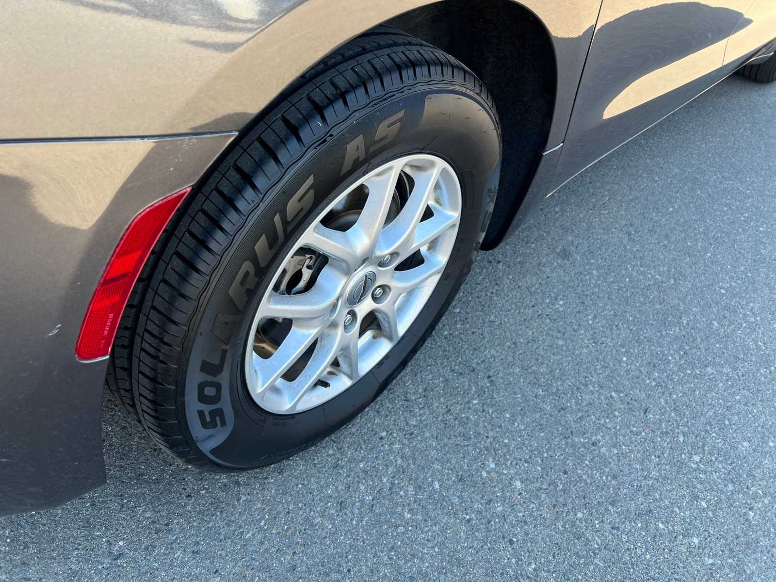 Thumbnail: 2023 Chrysler Voyager - 20