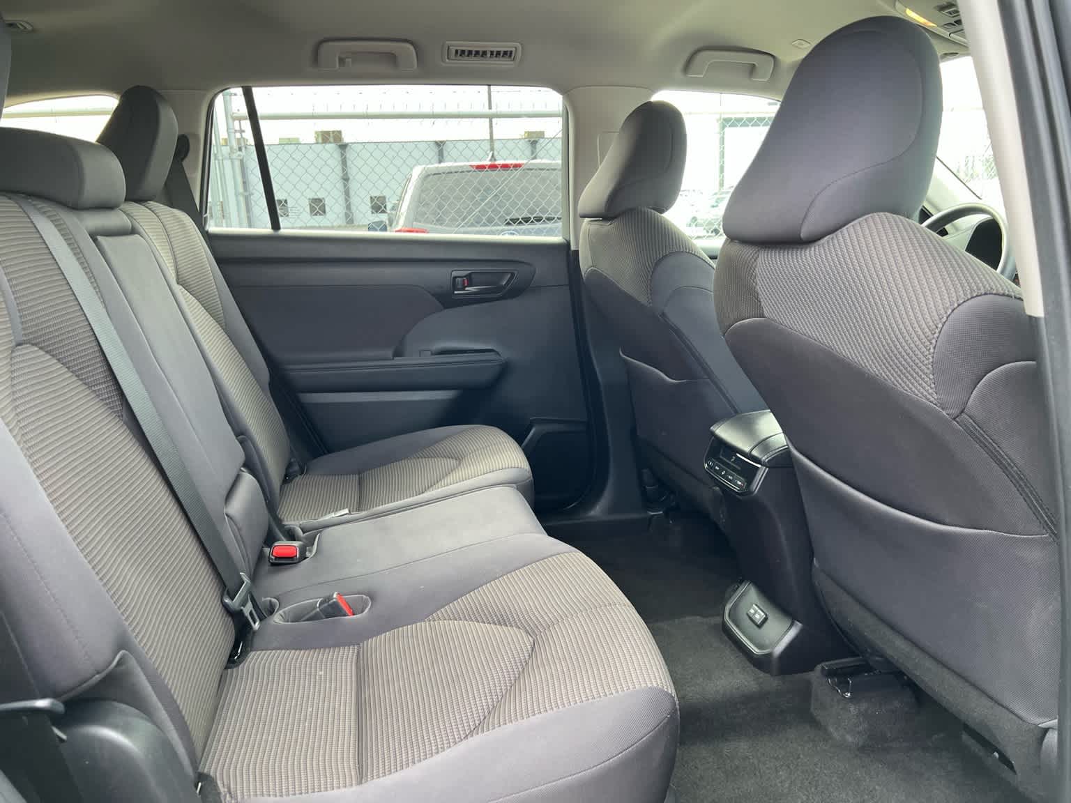 Thumbnail: 2023 Toyota Highlander - 22