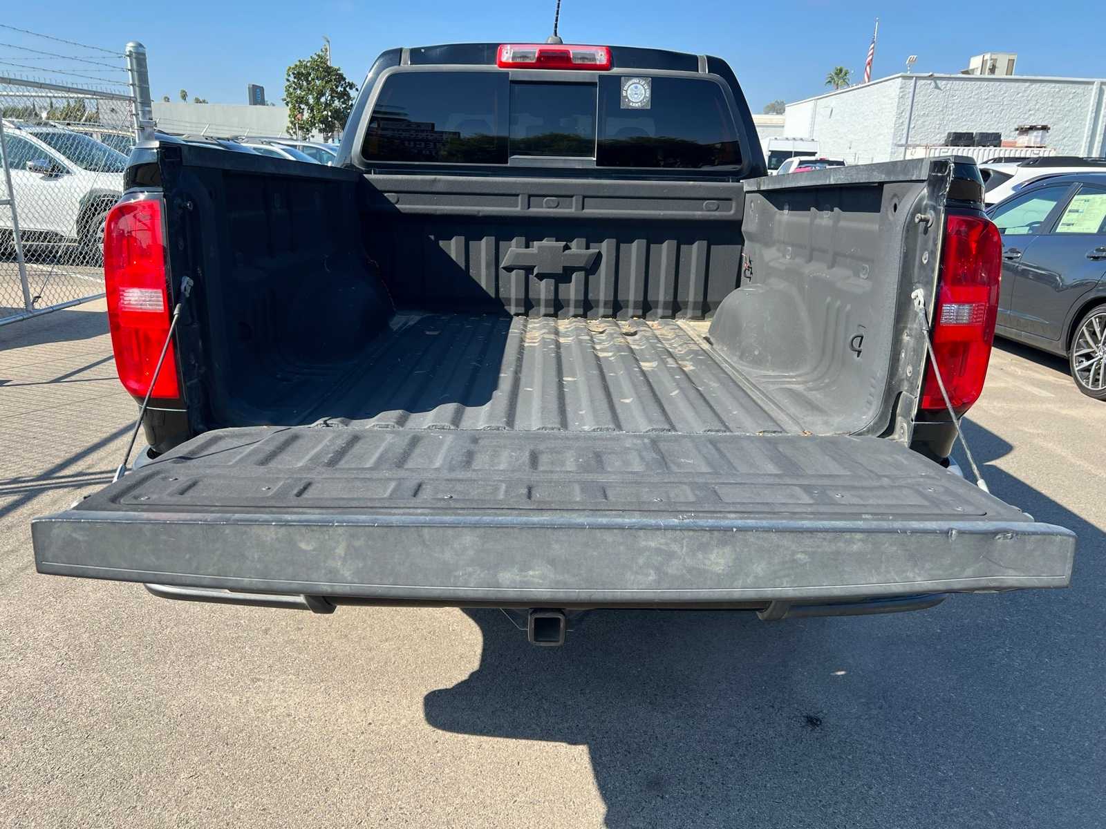 Thumbnail: 2017 Chevrolet Colorado - 8