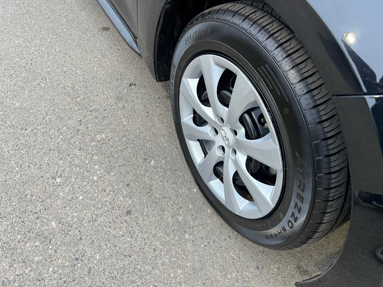 Thumbnail: 2023 Toyota Corolla - 25