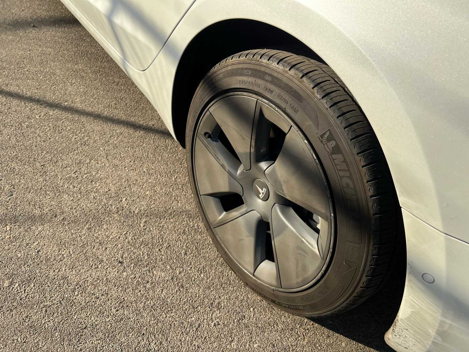 Thumbnail: 2022 Tesla Model 3 - 16