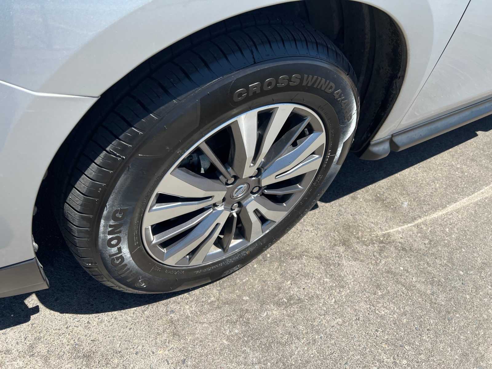 Thumbnail: 2019 Nissan Pathfinder - 13