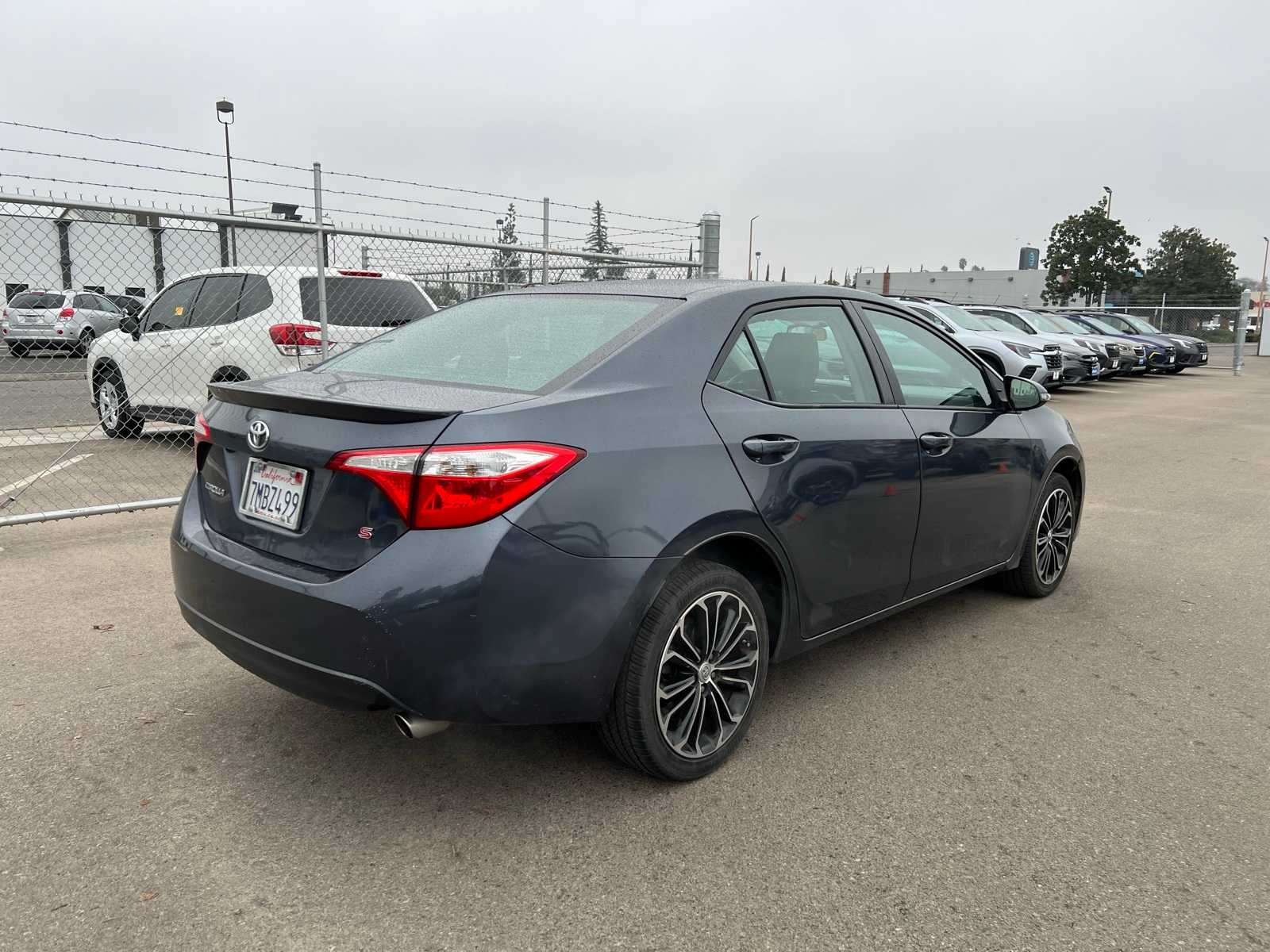 Thumbnail: 2015 Toyota Corolla - 9