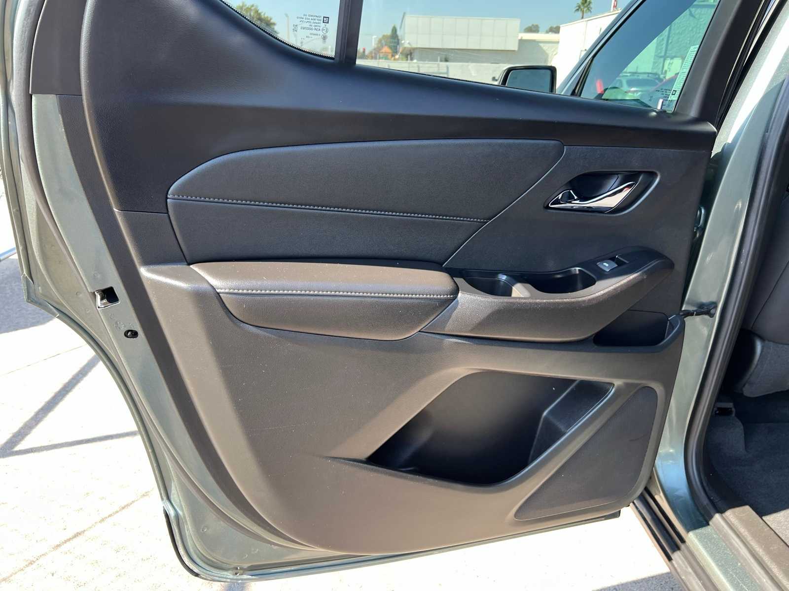 Thumbnail: 2023 Chevrolet Traverse - 20