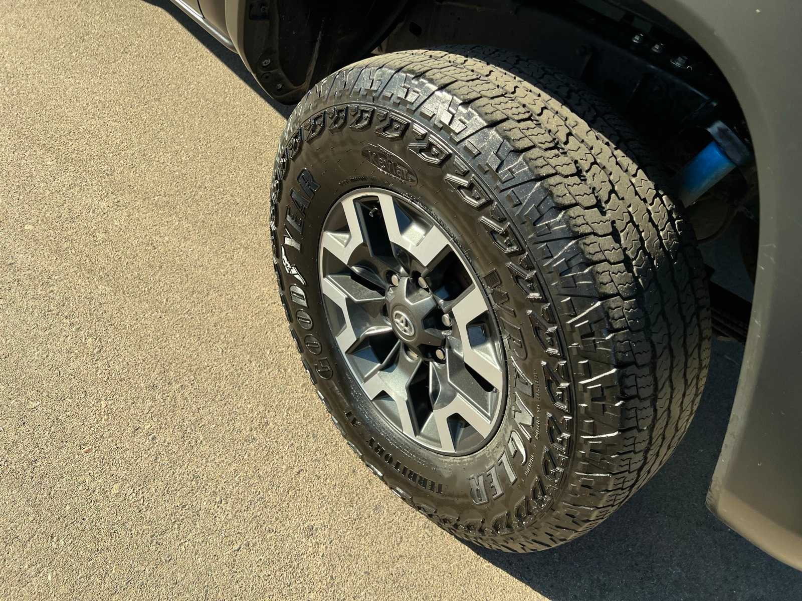 Thumbnail: 2023 Toyota Tacoma - 17