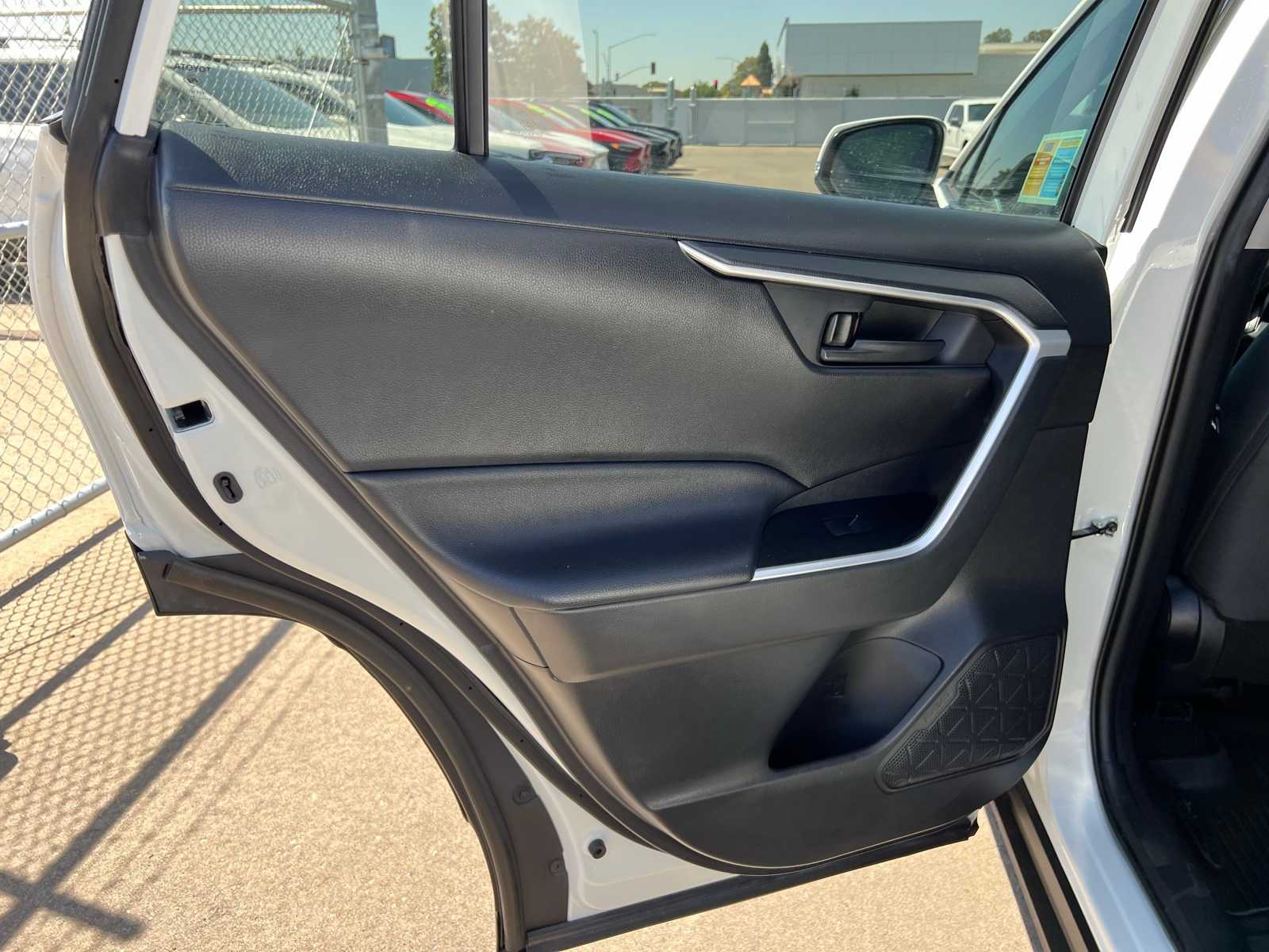 Thumbnail: 2021 Toyota RAV4 - 20