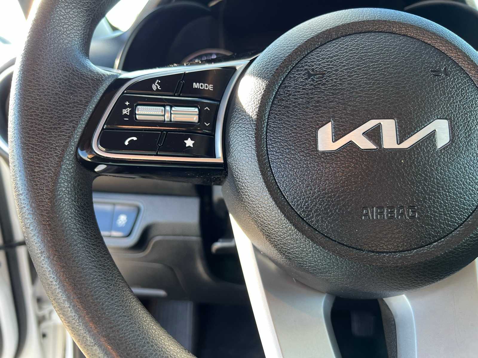 Thumbnail: 2023 Kia Forte - 34