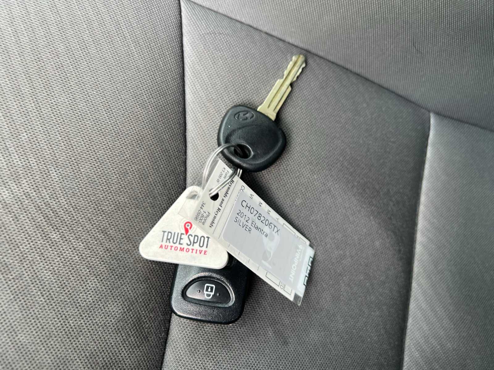 Thumbnail: 2012 Hyundai Elantra - 35