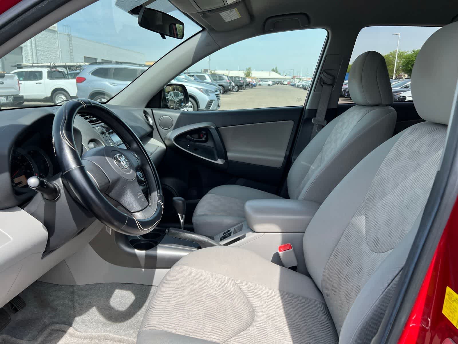 Thumbnail: 2010 Toyota RAV4 - 15