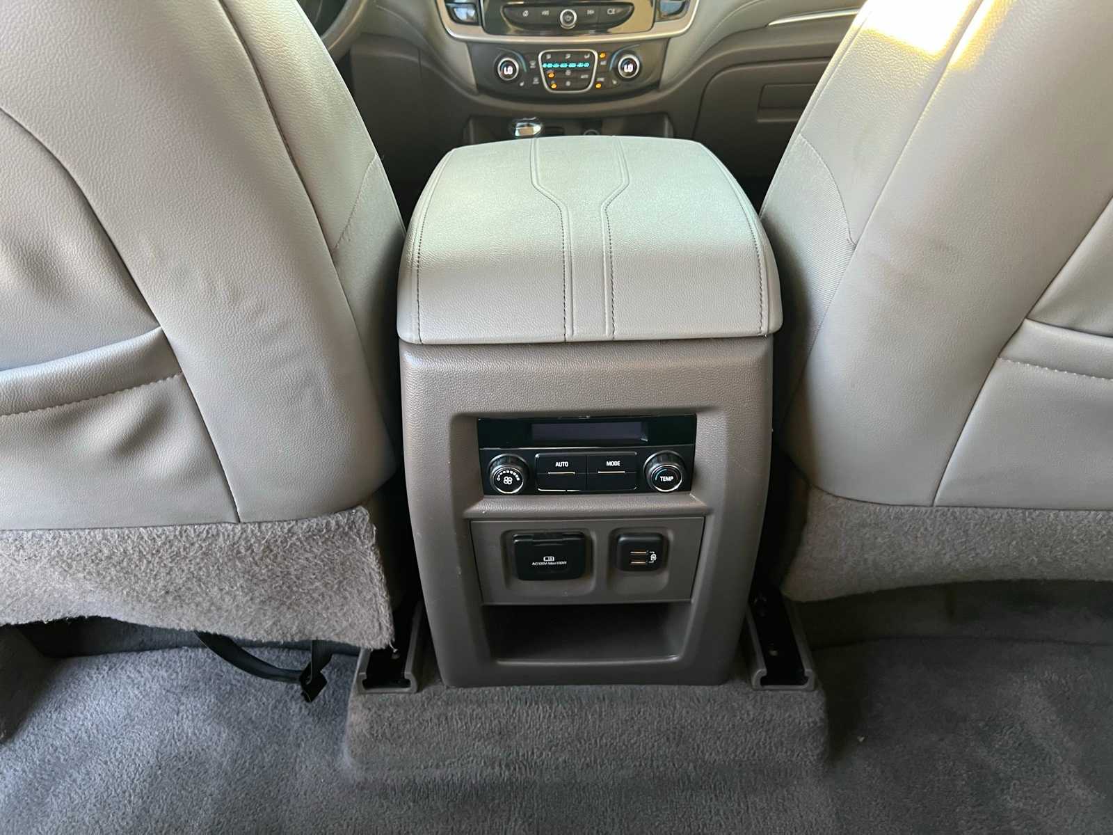 Thumbnail: 2019 Chevrolet Traverse - 32