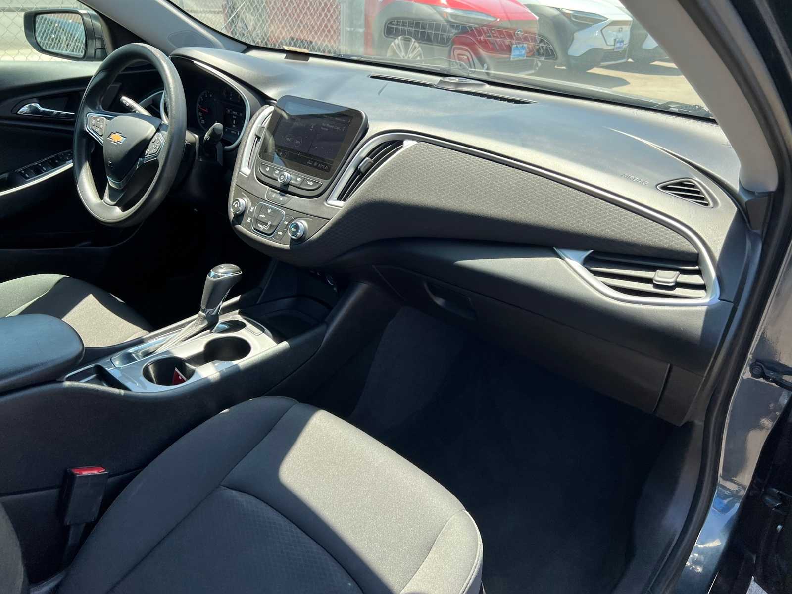 Thumbnail: 2020 Chevrolet Malibu - 25