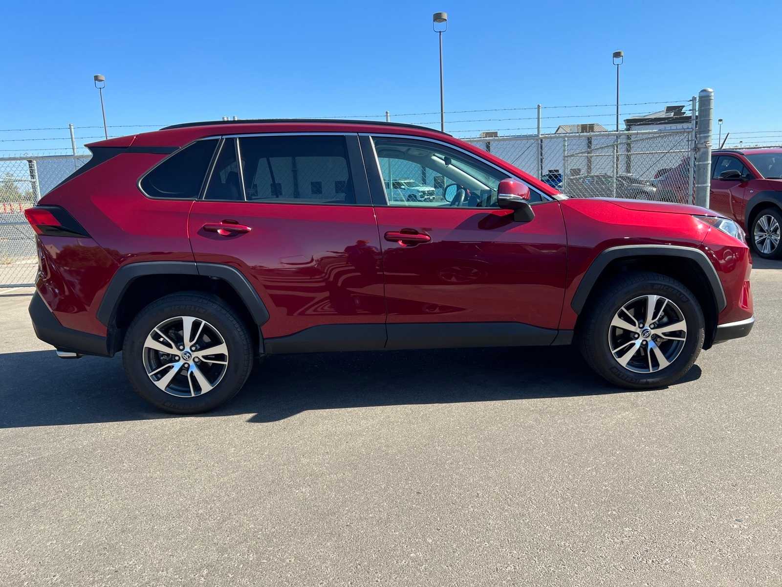 Thumbnail: 2021 Toyota RAV4 - 9