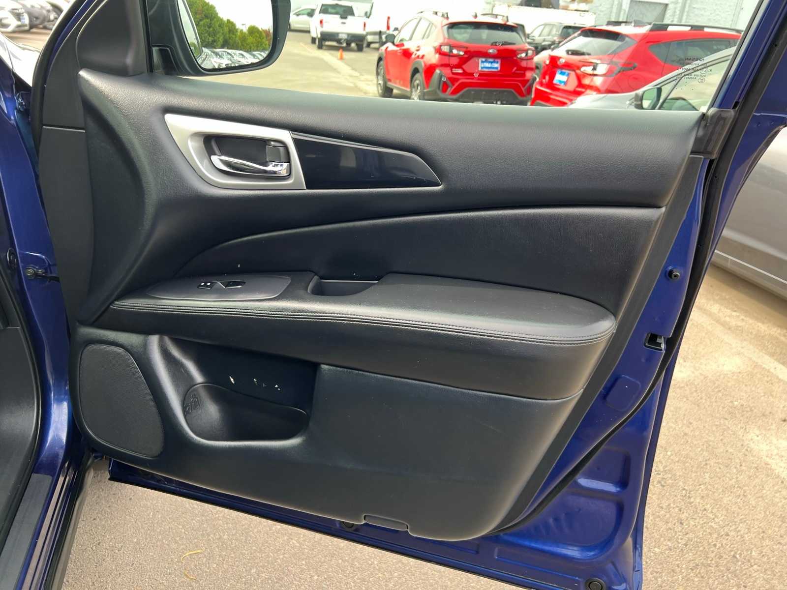 Thumbnail: 2020 Nissan Pathfinder - 27