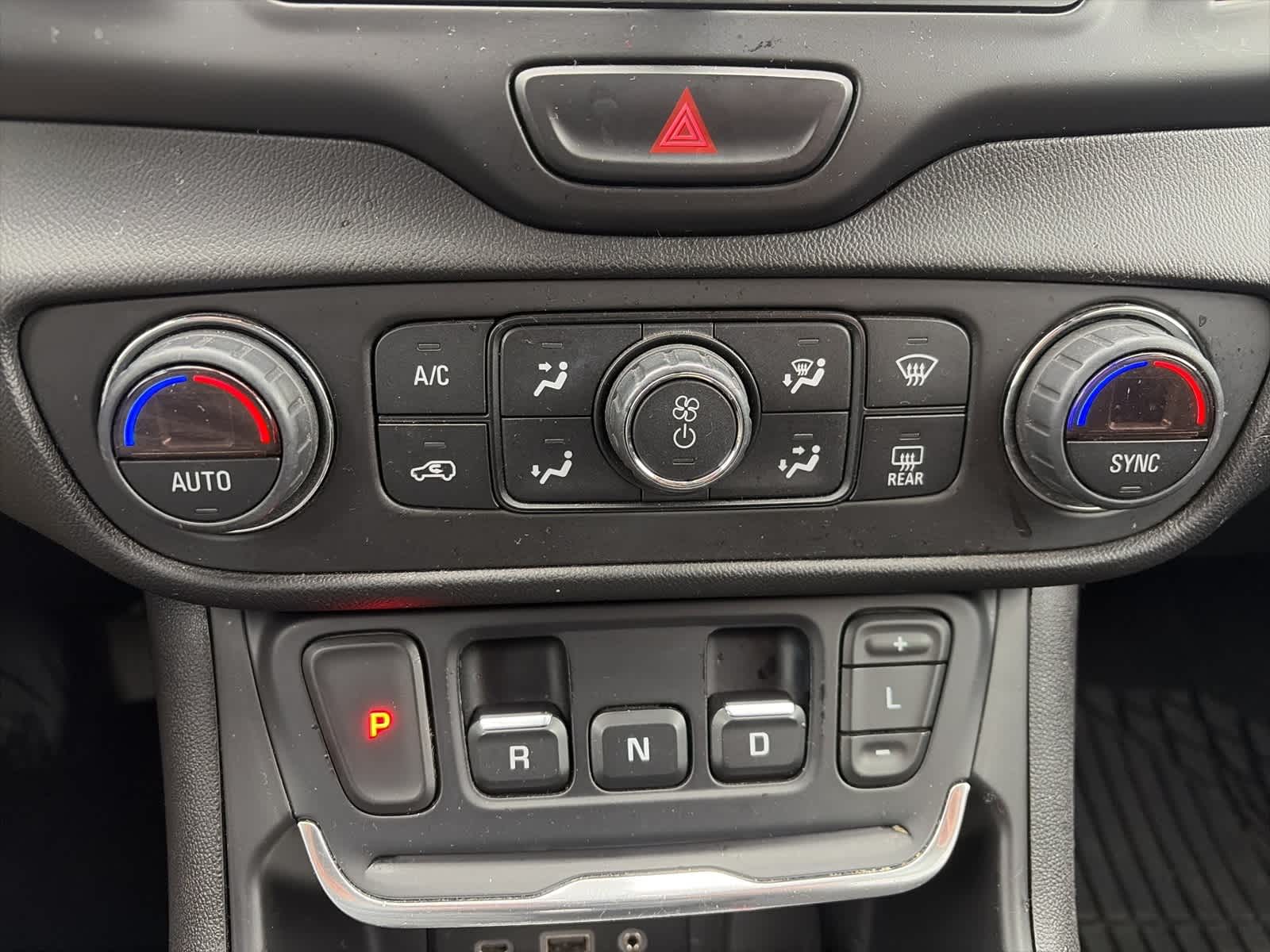 Thumbnail: 2019 GMC Terrain - 28