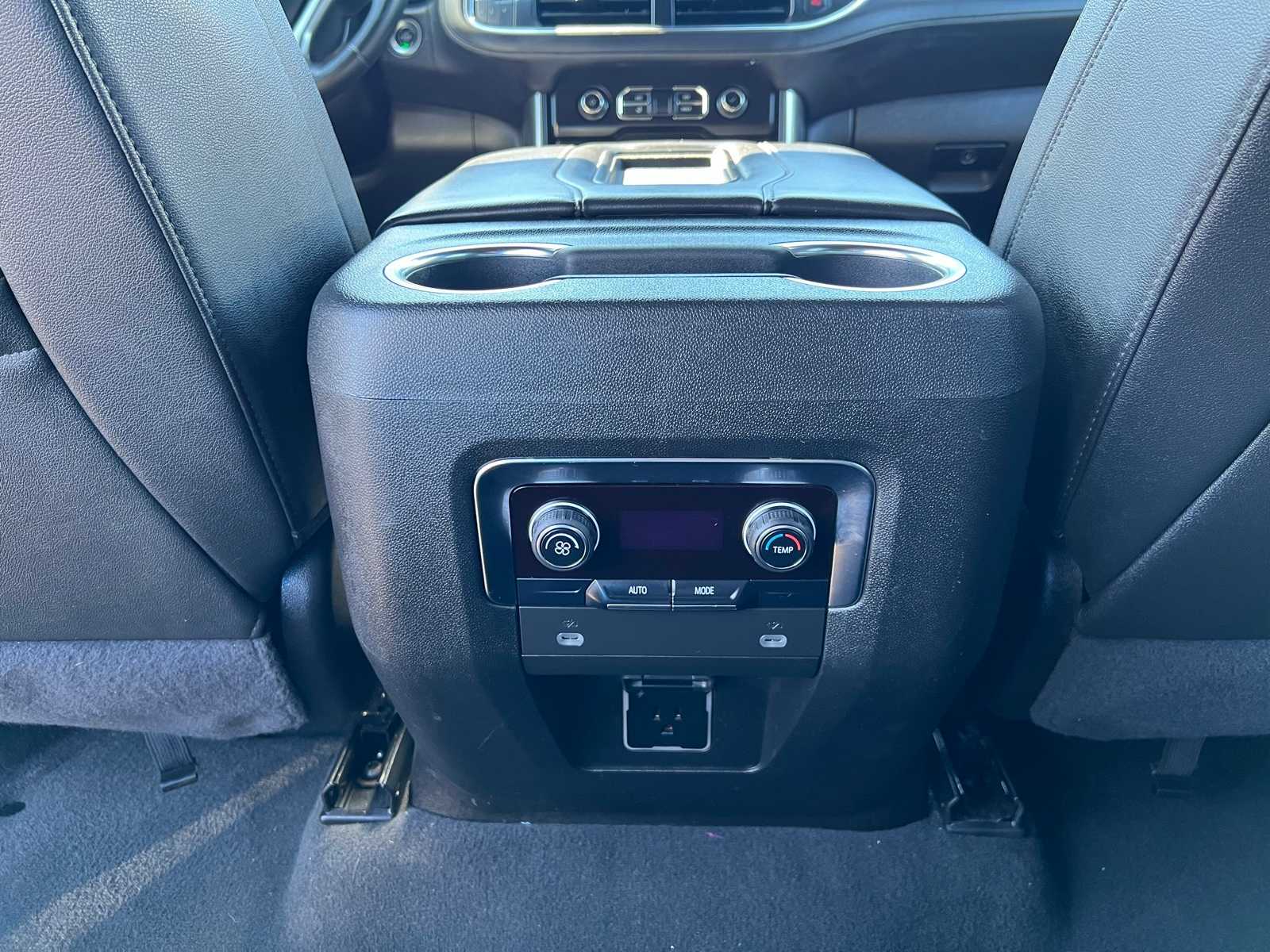 Thumbnail: 2024 Chevrolet Suburban - 31