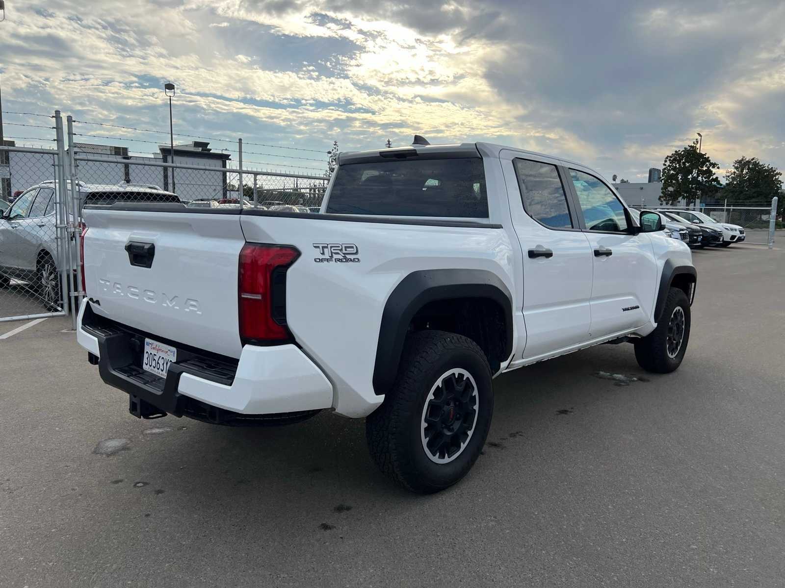 Thumbnail: 2024 Toyota Tacoma - 9