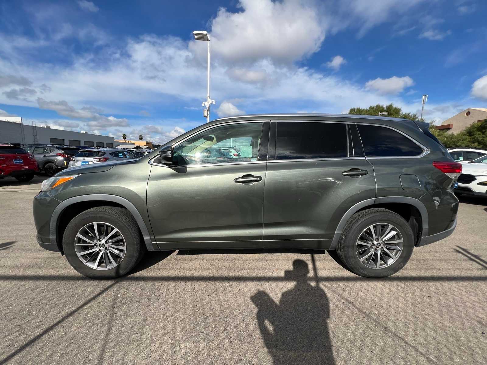 Thumbnail: 2018 Toyota Highlander - 2