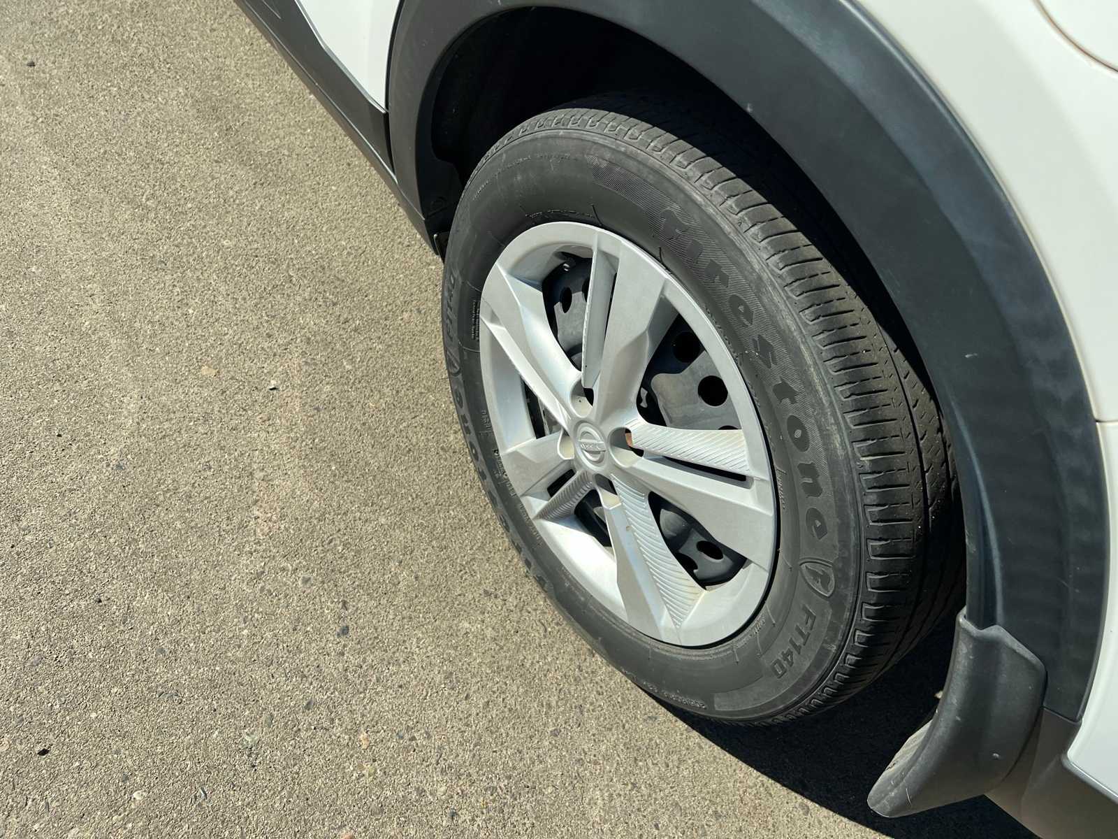 Thumbnail: 2021 Nissan Kicks - 16