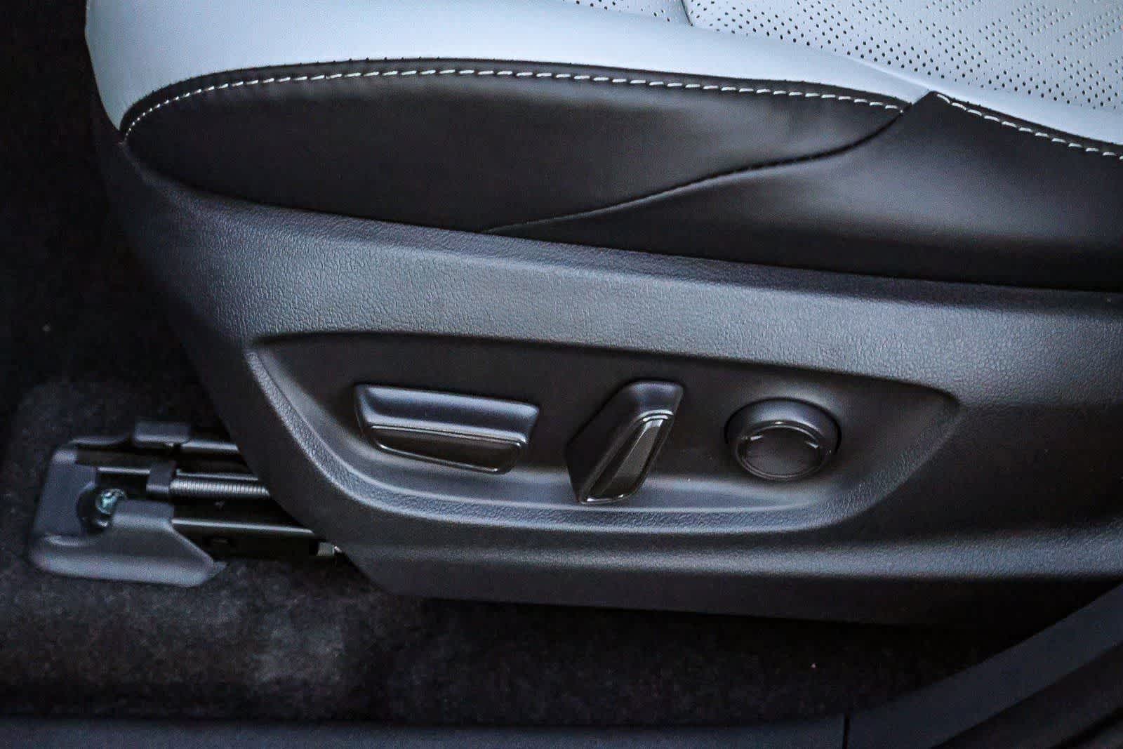 Thumbnail: 2026 Subaru Solterra - 19