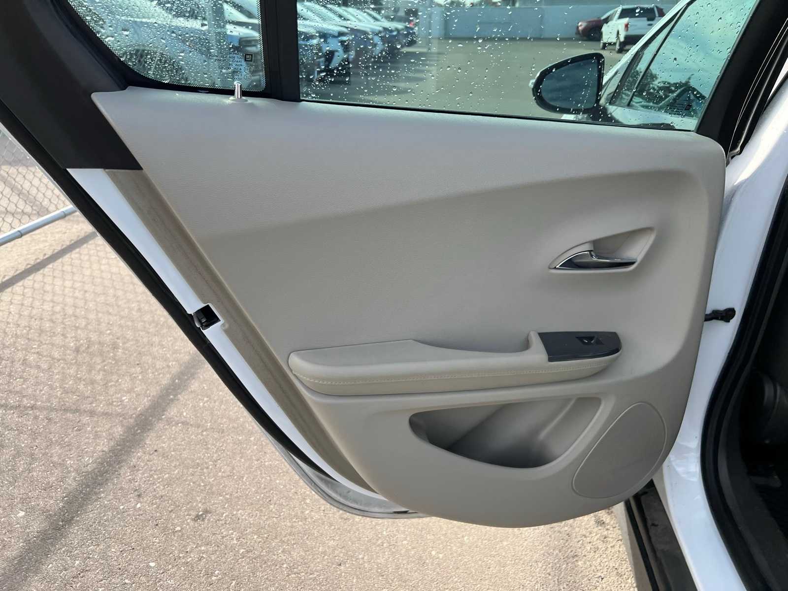 Thumbnail: 2013 Chevrolet Volt - 18