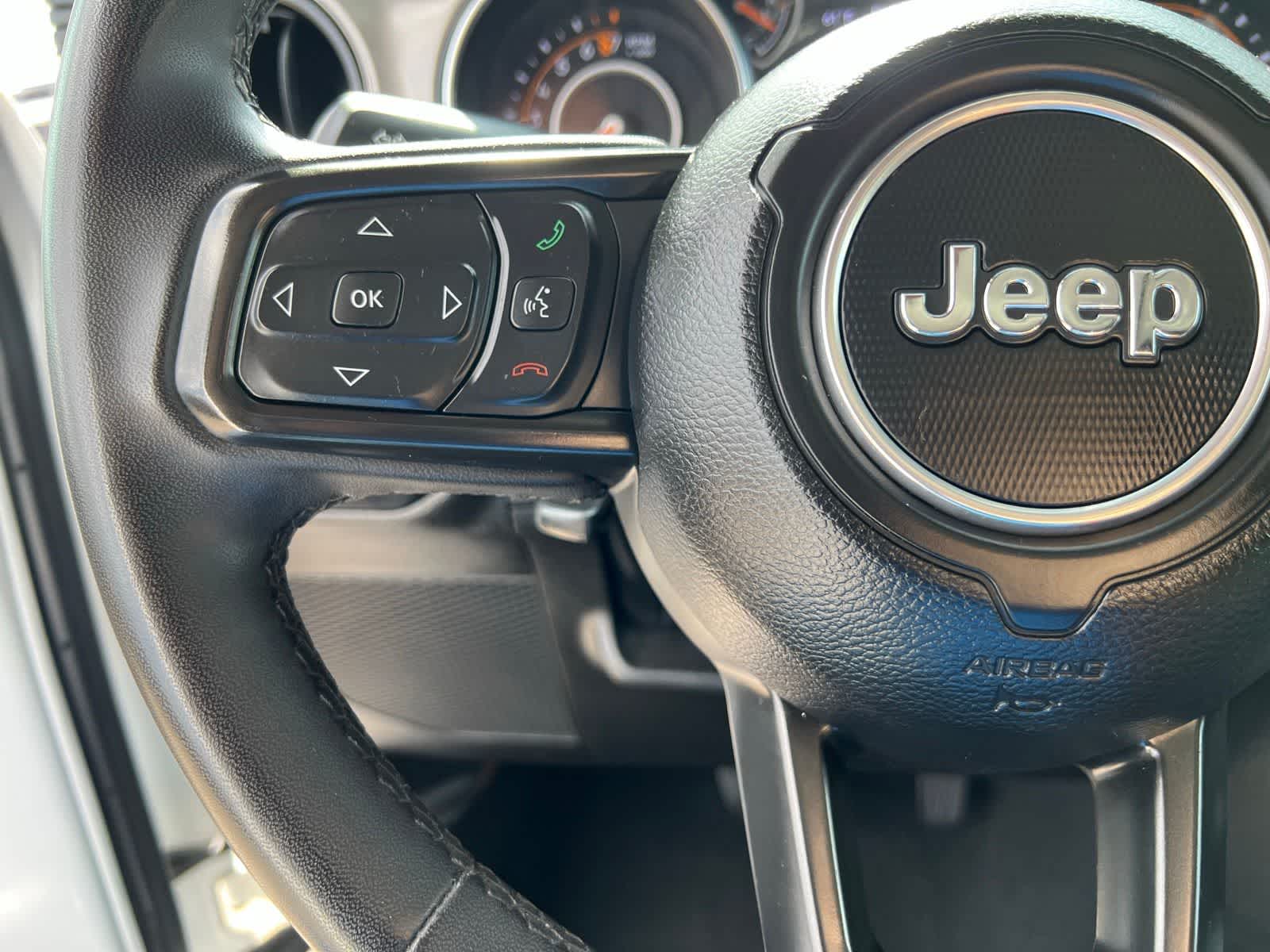 Thumbnail: 2023 Jeep Gladiator - 32