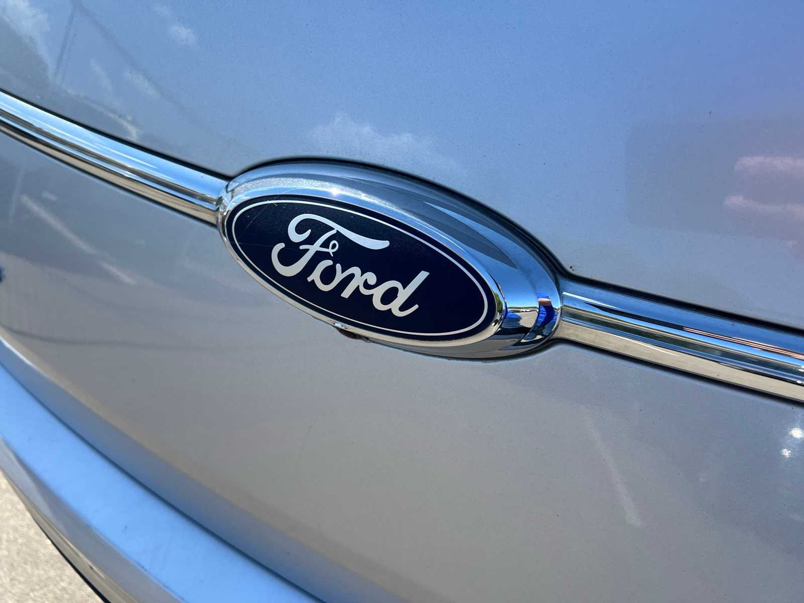 Thumbnail: 2019 Ford Taurus - 6