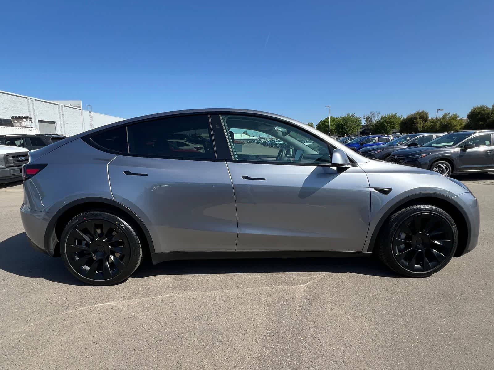 Thumbnail: 2025 Tesla Model Y - 9