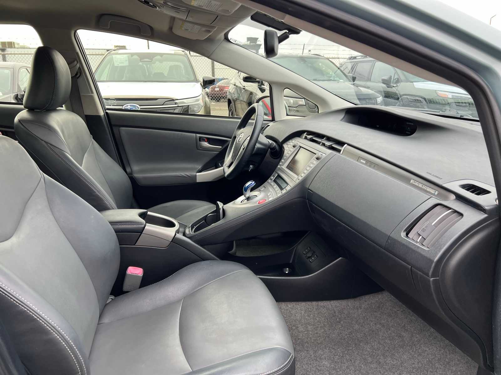 Thumbnail: 2012 Toyota Prius - 27