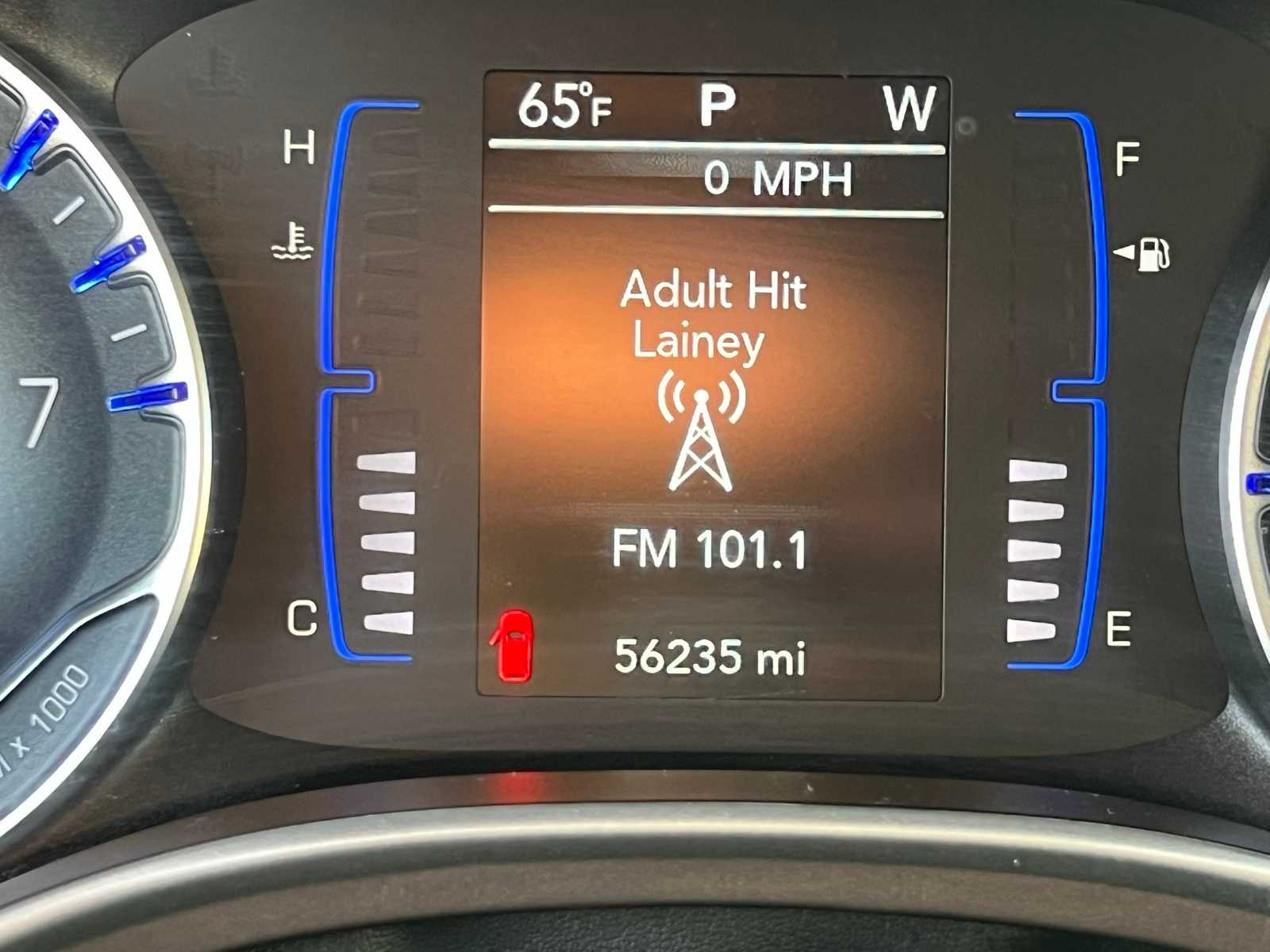 Thumbnail: 2023 Chrysler Voyager - 42