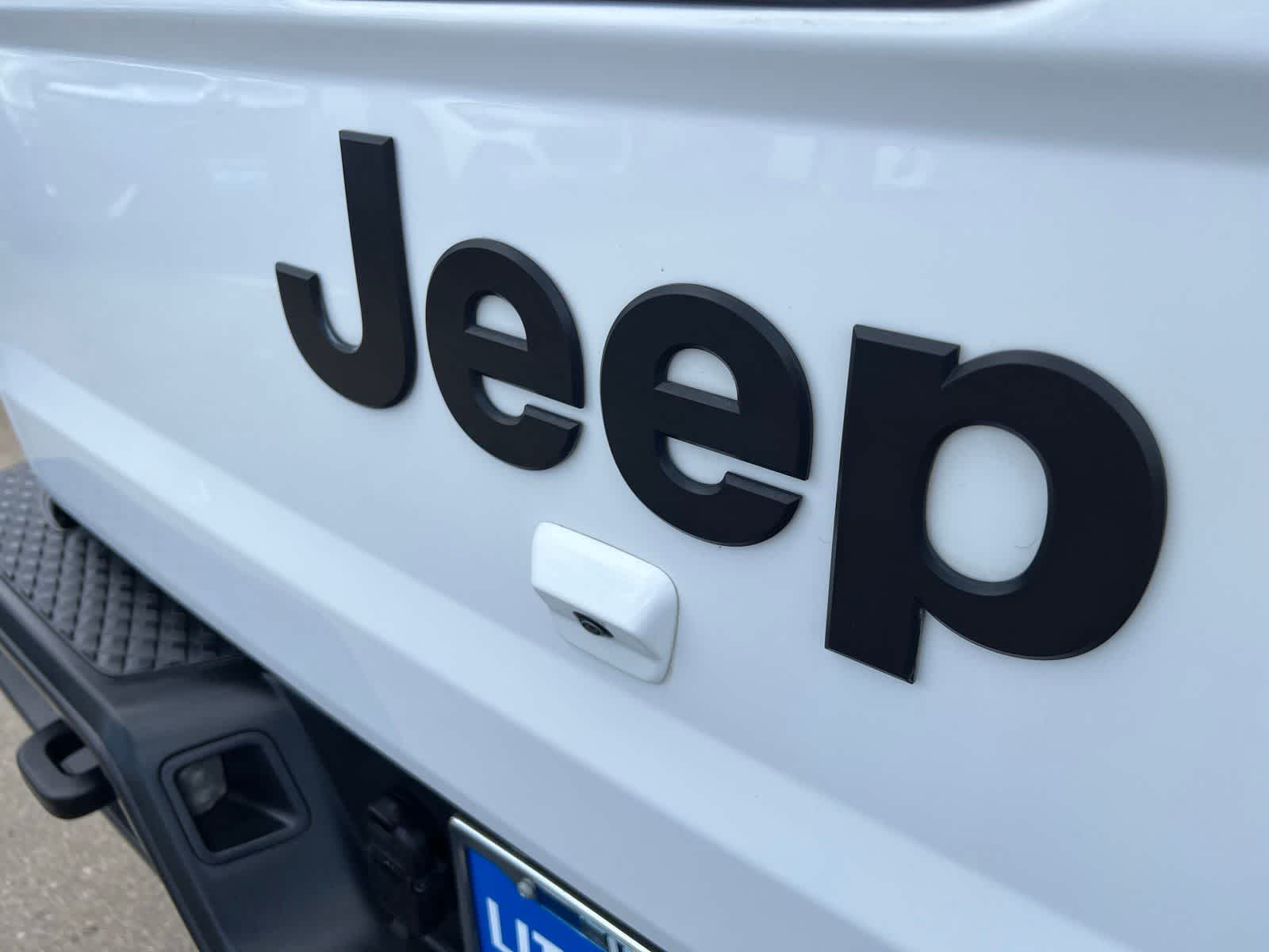 Thumbnail: 2023 Jeep Gladiator - 4
