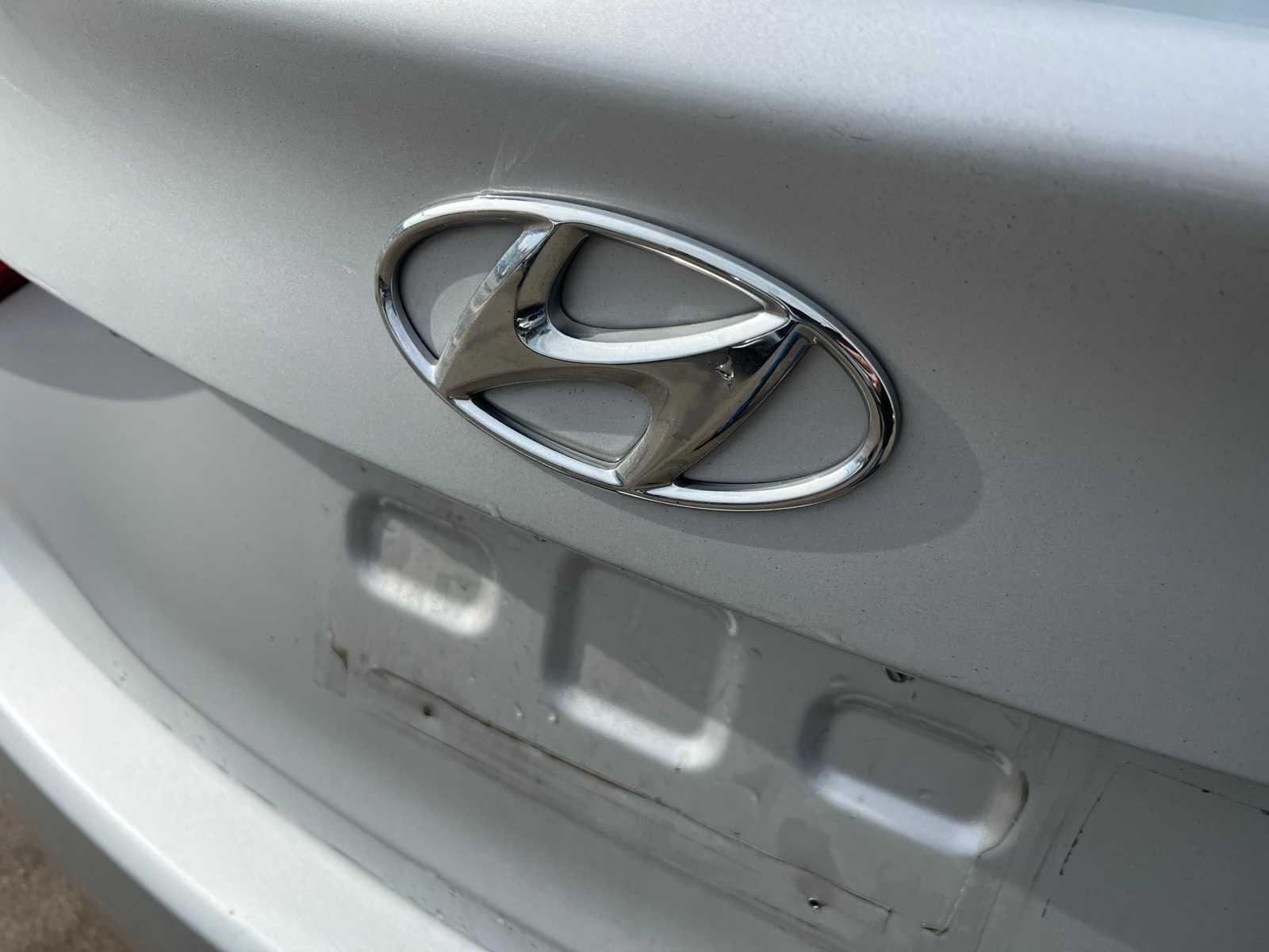 Thumbnail: 2012 Hyundai Elantra - 6