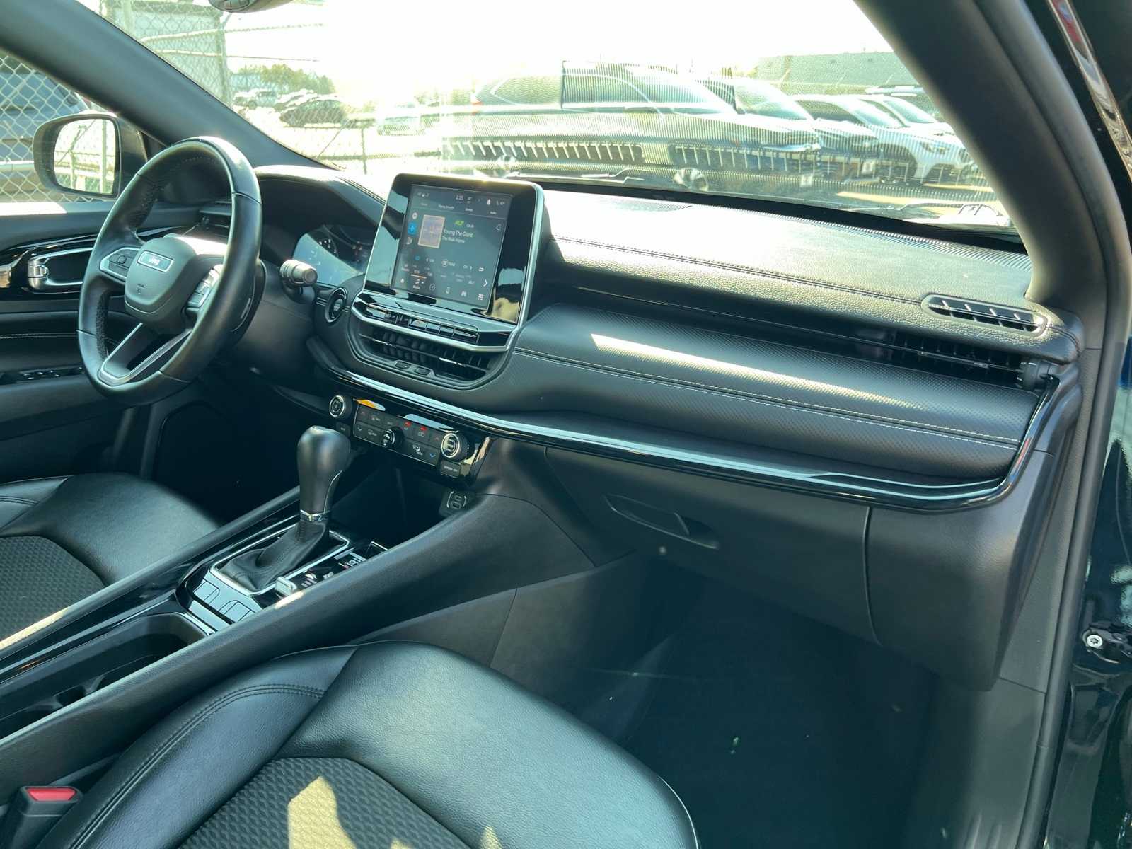 Thumbnail: 2022 Jeep Compass - 25