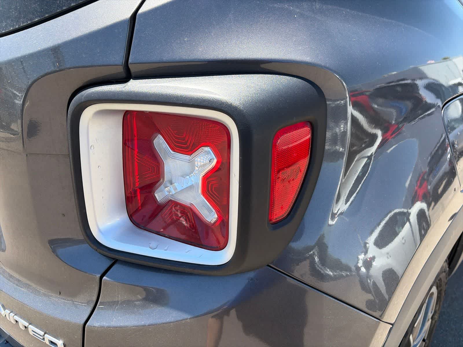 Thumbnail: 2016 Jeep Renegade - 8