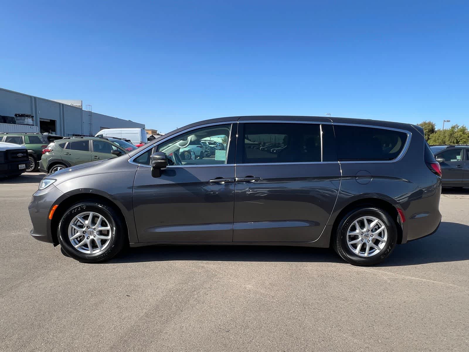 Thumbnail: 2023 Chrysler Pacifica - 2