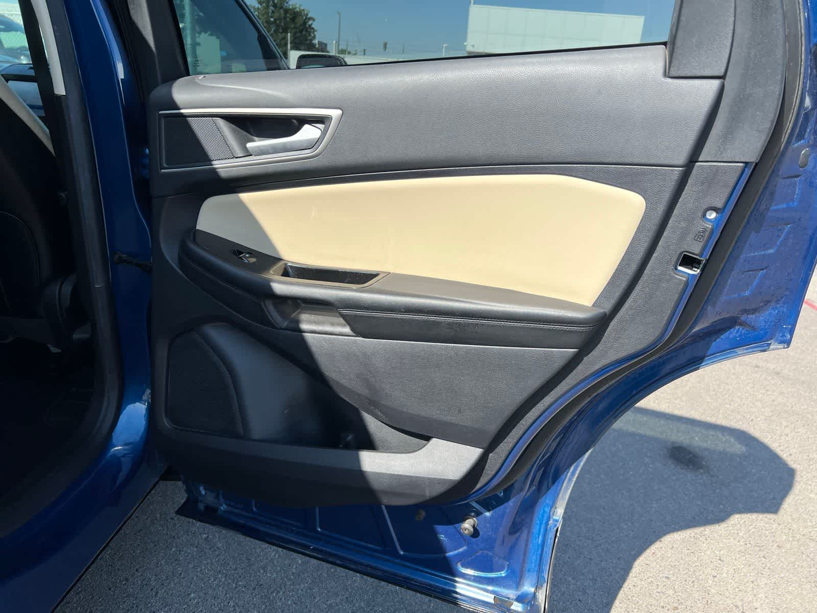 Thumbnail: 2020 Ford Edge - 24