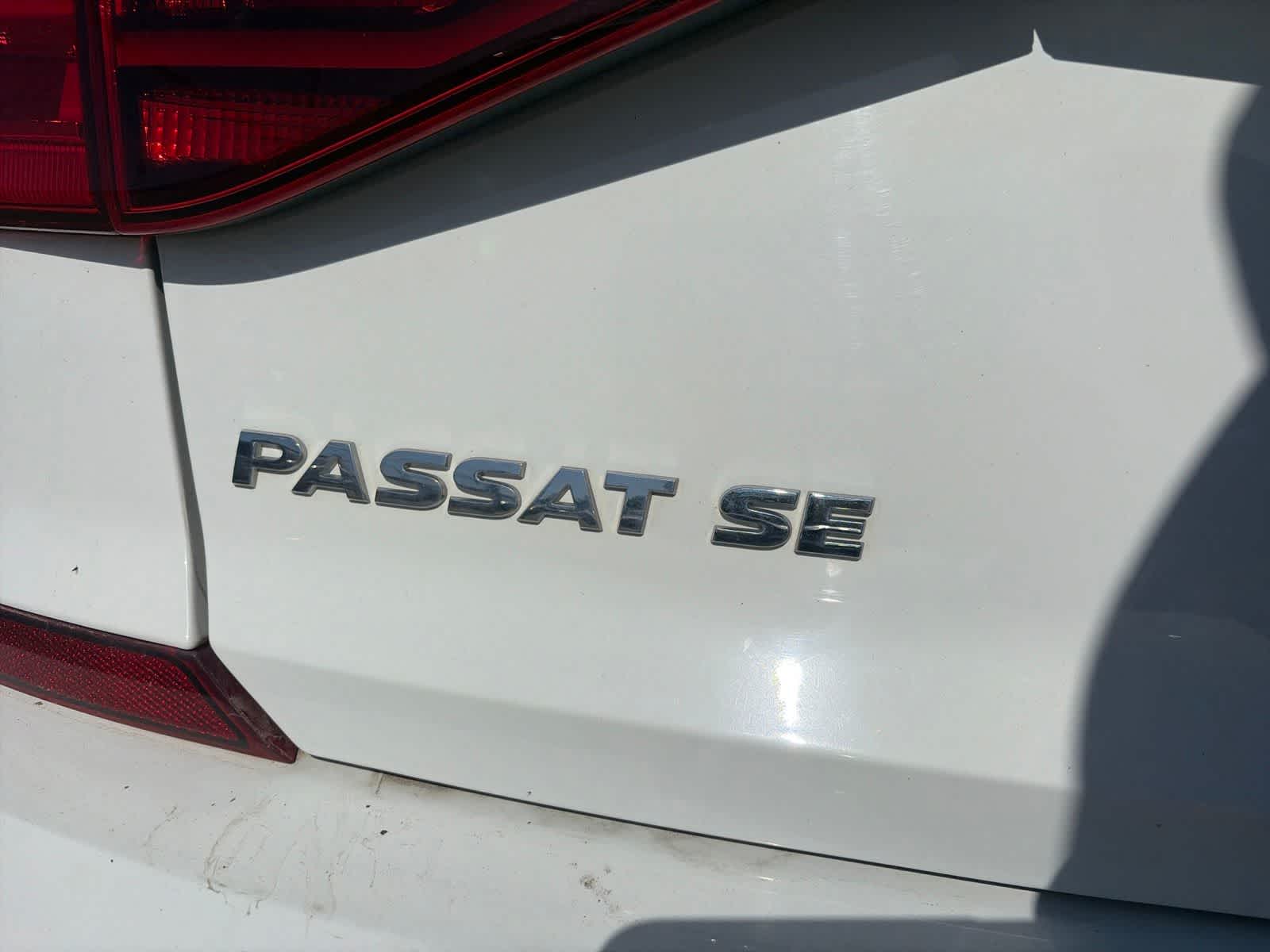 Thumbnail: 2017 Volkswagen Passat - 12