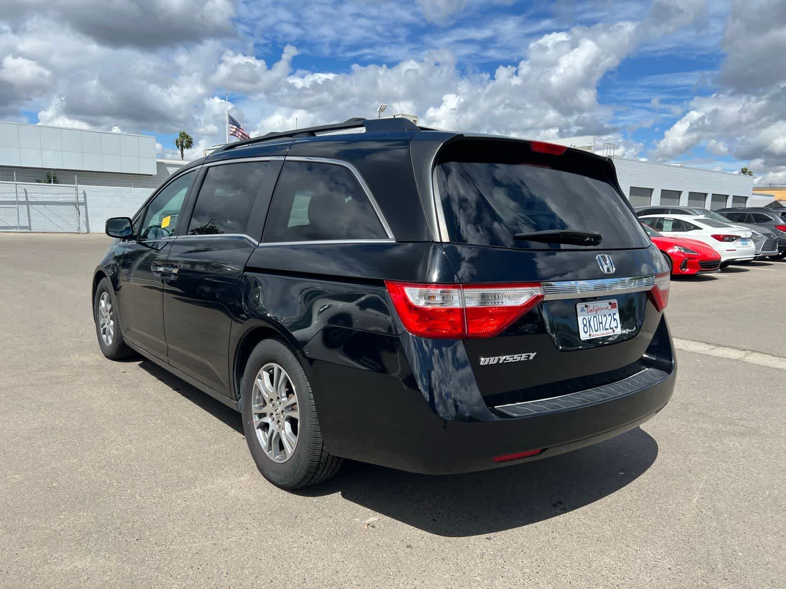 Thumbnail: 2011 Honda Odyssey - 3