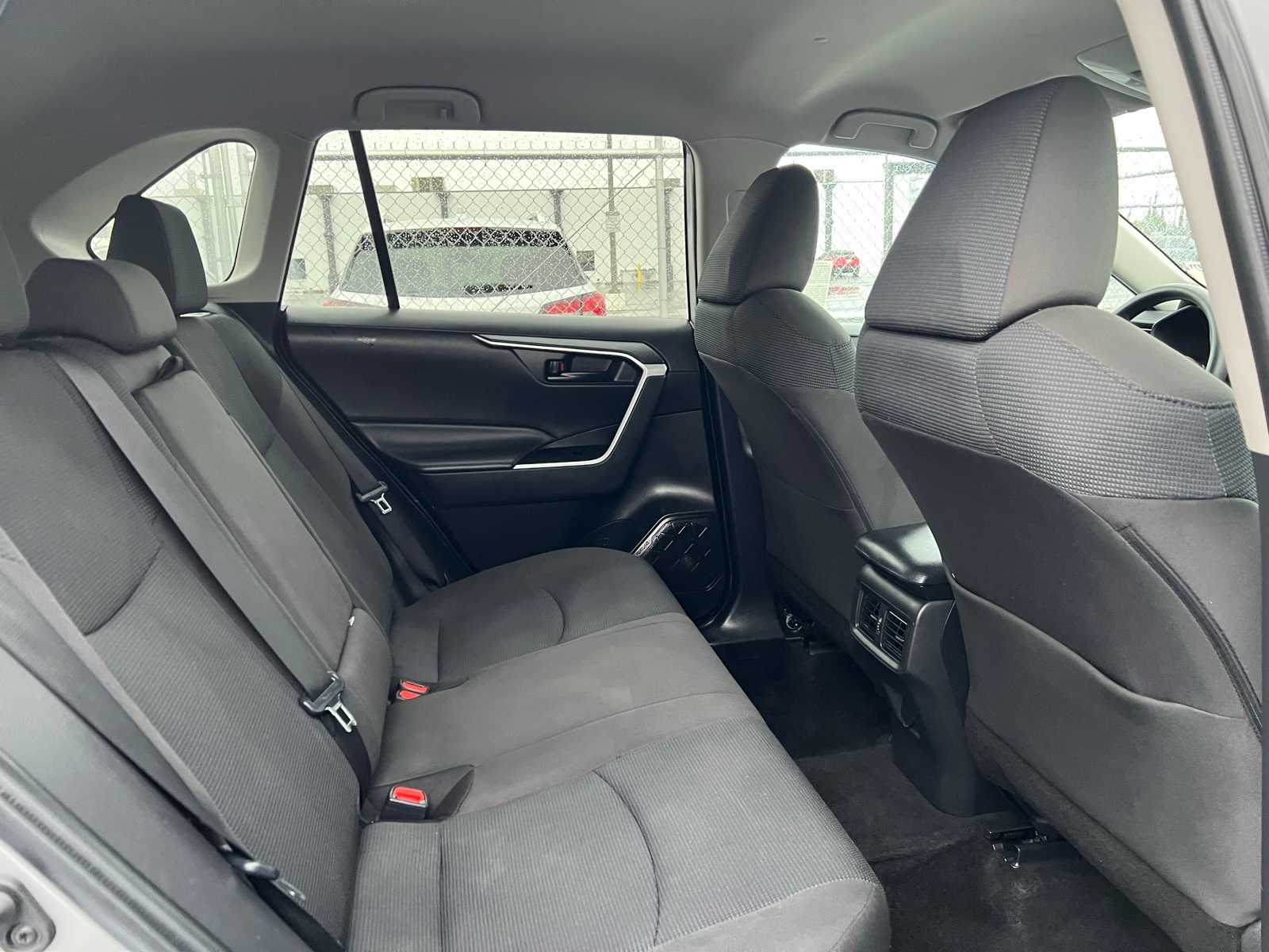 Thumbnail: 2022 Toyota RAV4 - 23