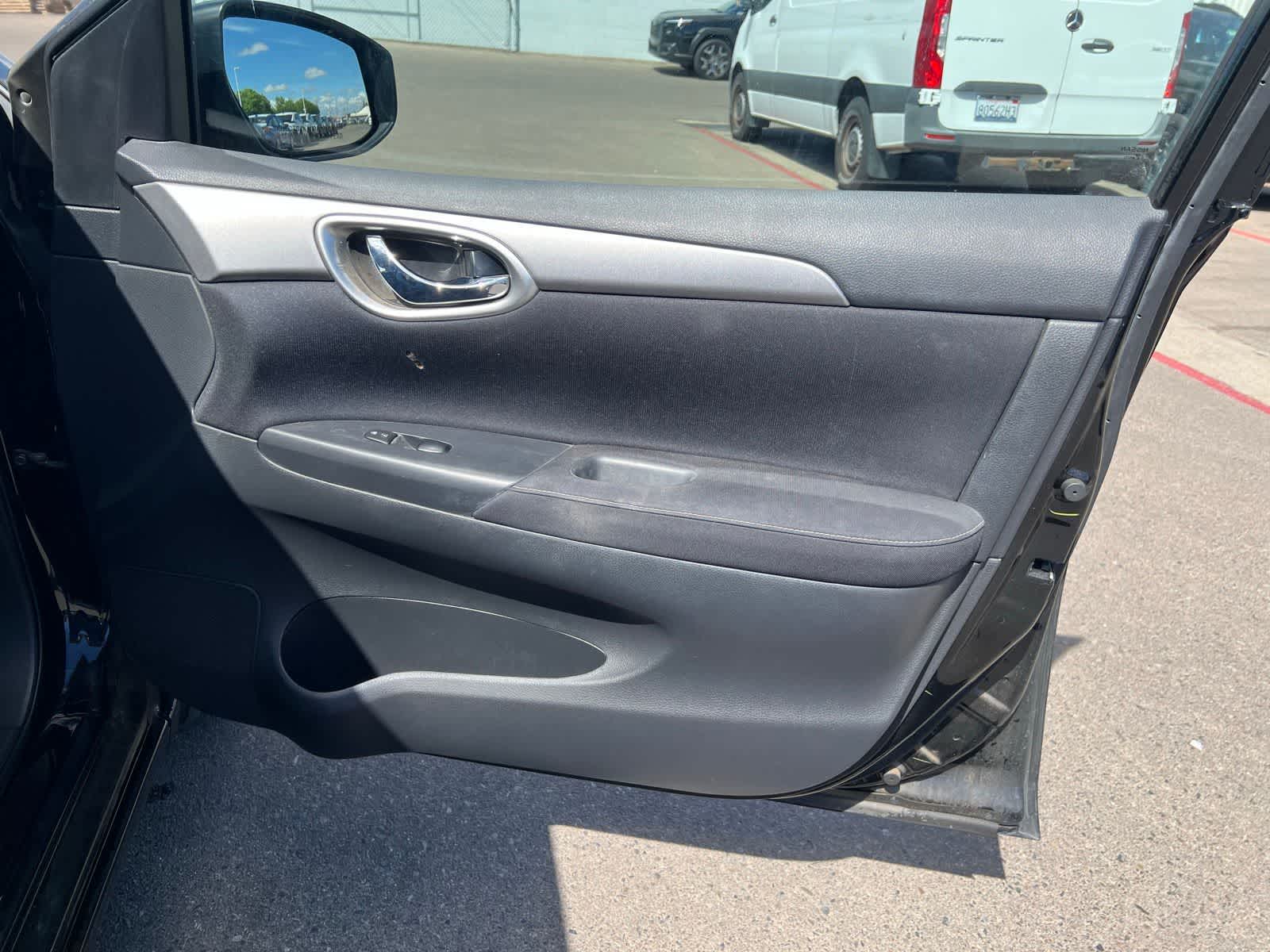 Thumbnail: 2014 Nissan Sentra - 26