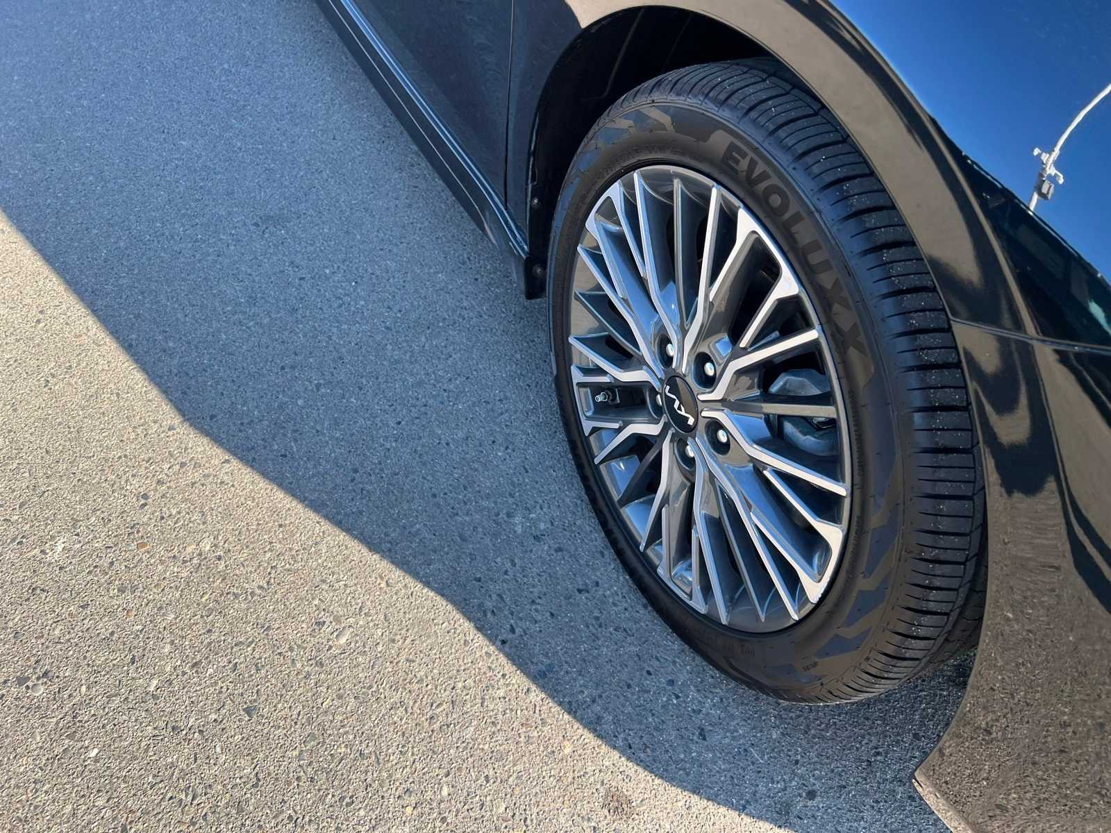 Thumbnail: 2022 Kia Forte - 25