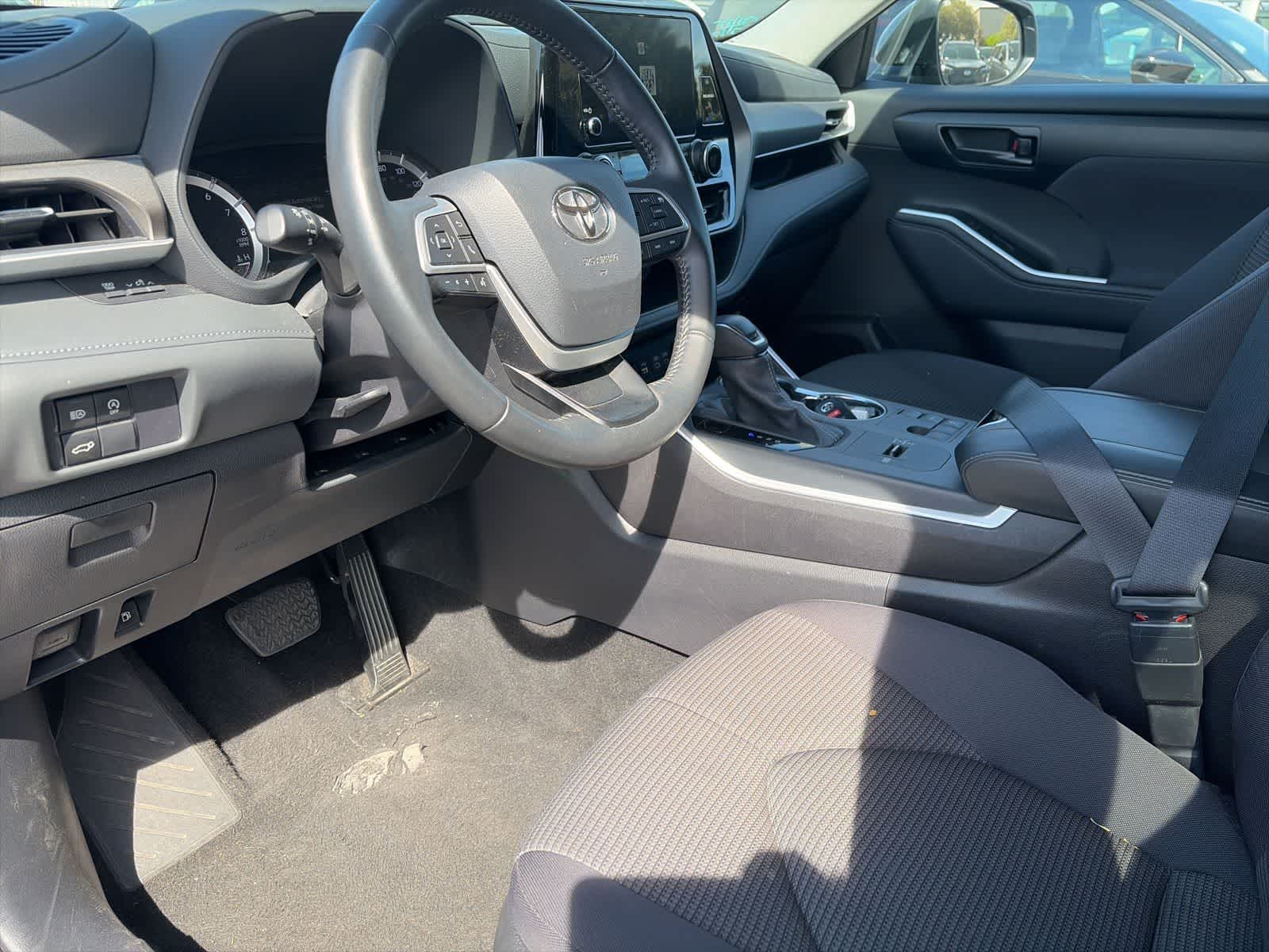 Thumbnail: 2025 Toyota Highlander - 26